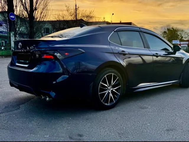 Toyota Camry - фото 5