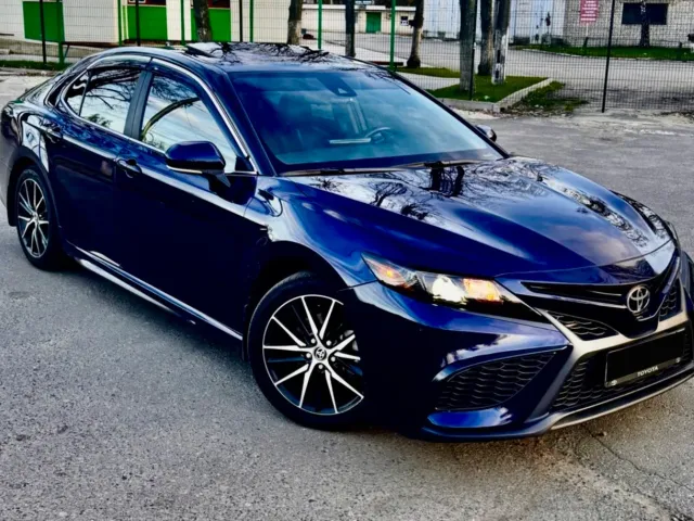 Toyota Camry - фото 3