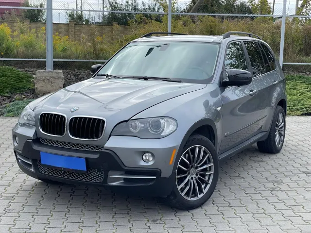BMW X5 - фото 1