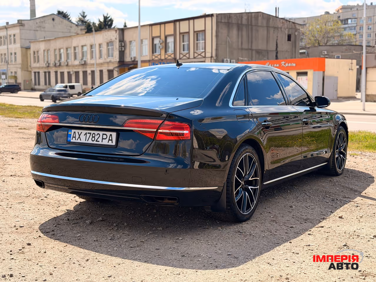 Audi A8 - фото 3