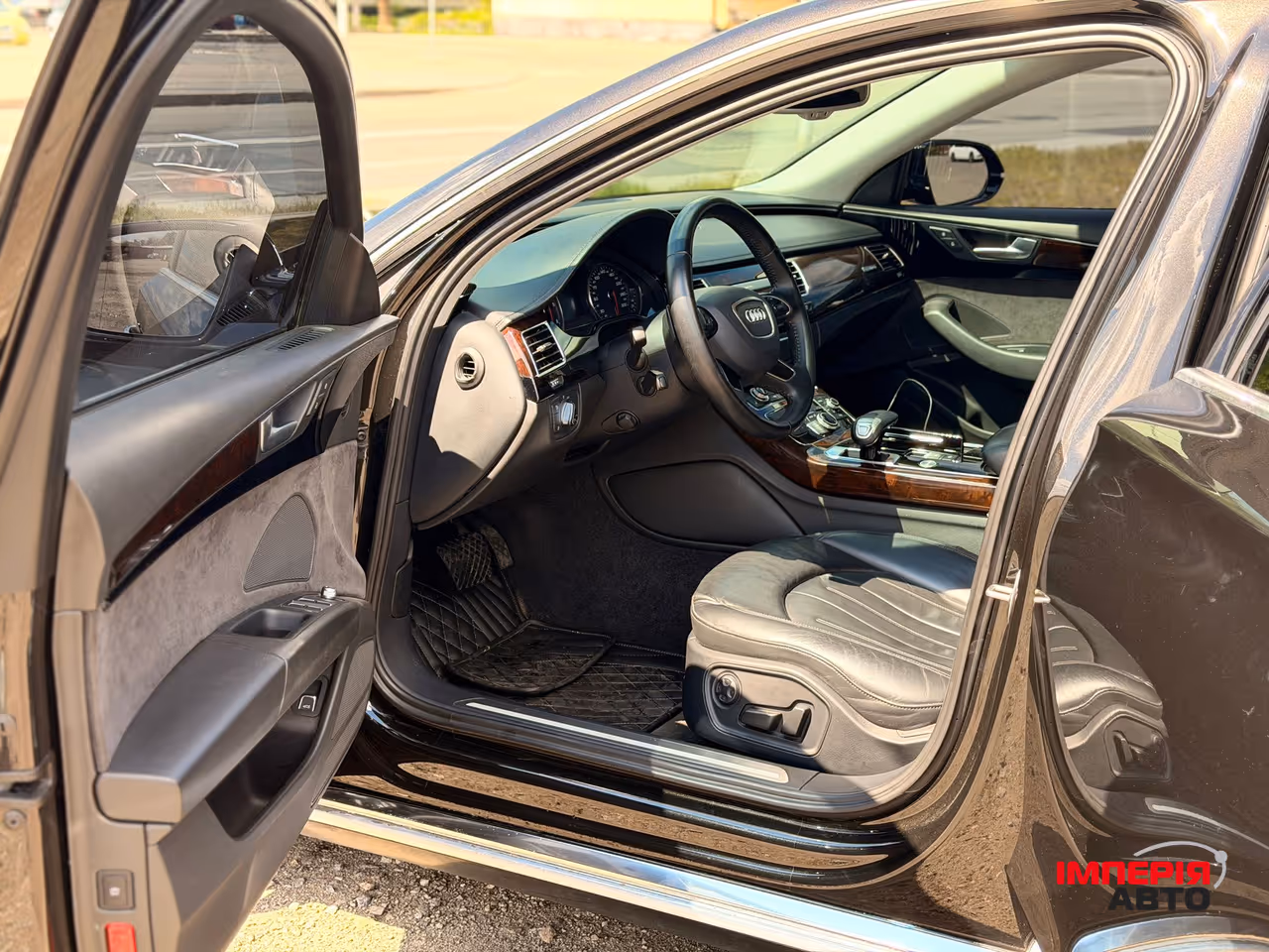Audi A8 - фото 6