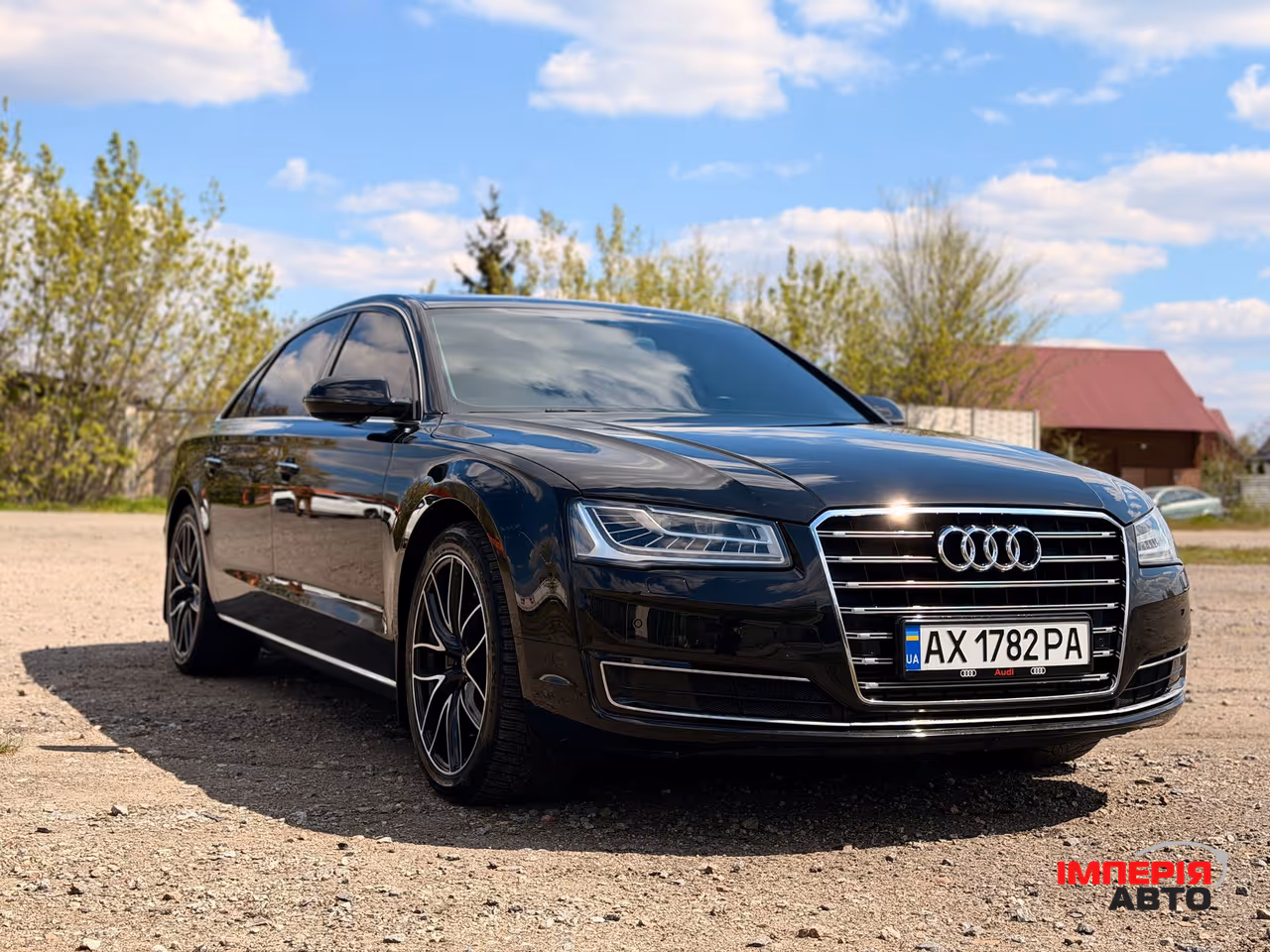 Audi A8 - фото 1