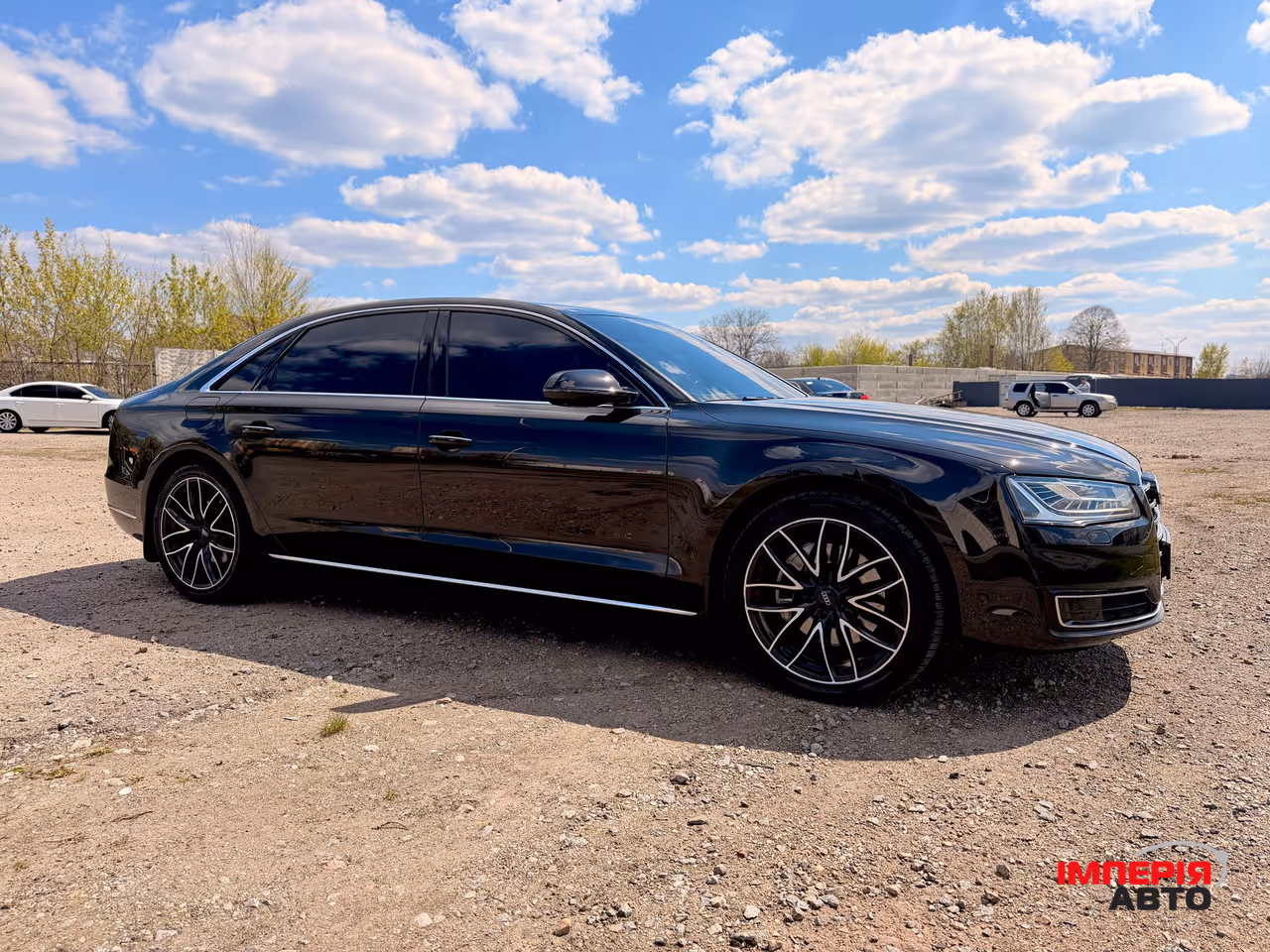 Audi A8 - фото 2