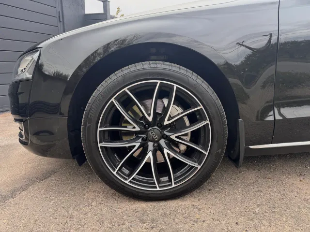 Audi A8 - фото 5