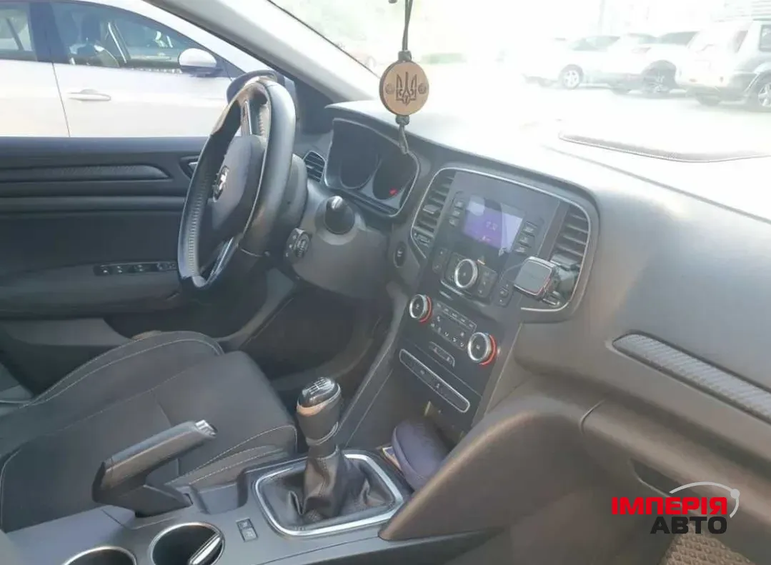Renault Megane - фото 9