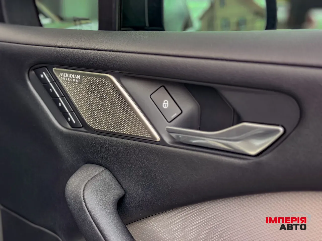 Jaguar I-Pace - фото 17