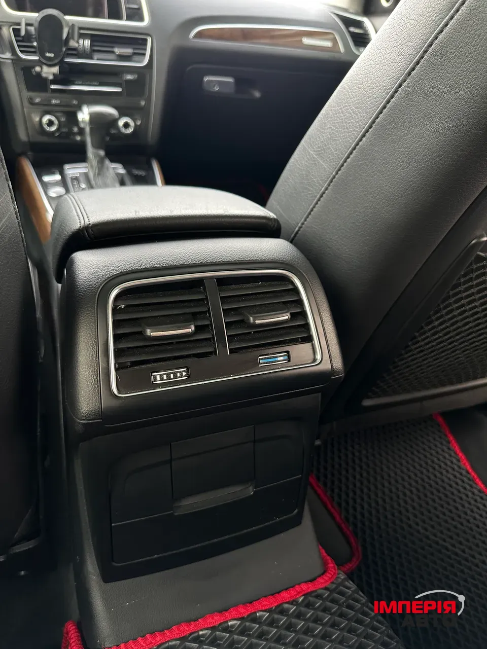 Audi Q5 - фото 12