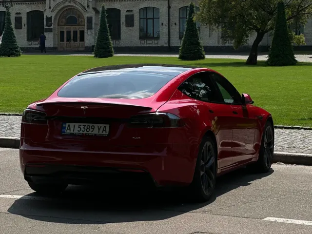 Tesla Model S - фото 5