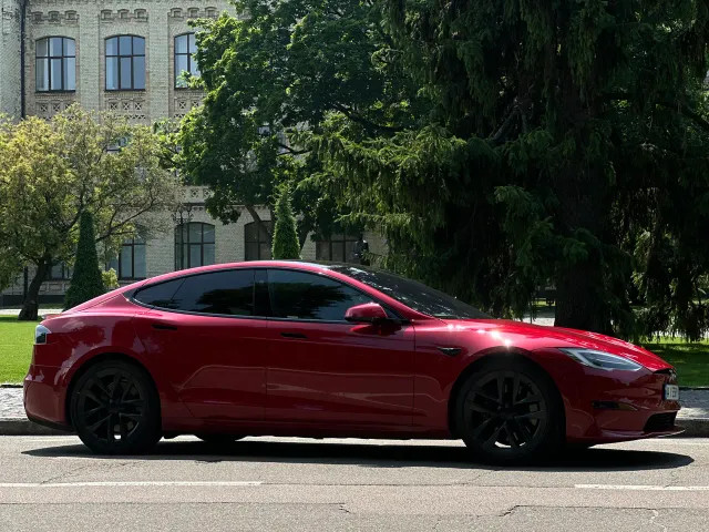 Tesla Model S - фото 4