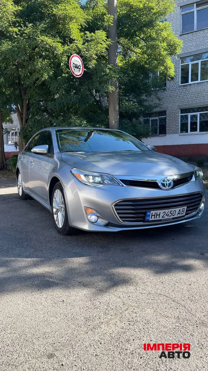 Toyota Avalon - фото 1