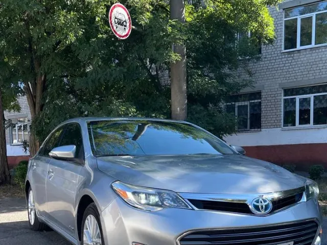 Toyota Avalon - фото 1