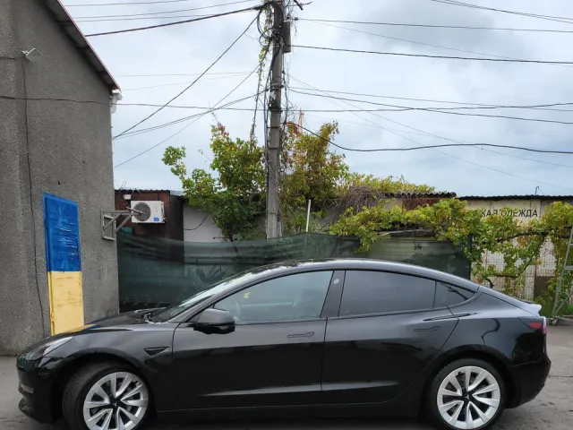 Tesla Model 3 - фото 3