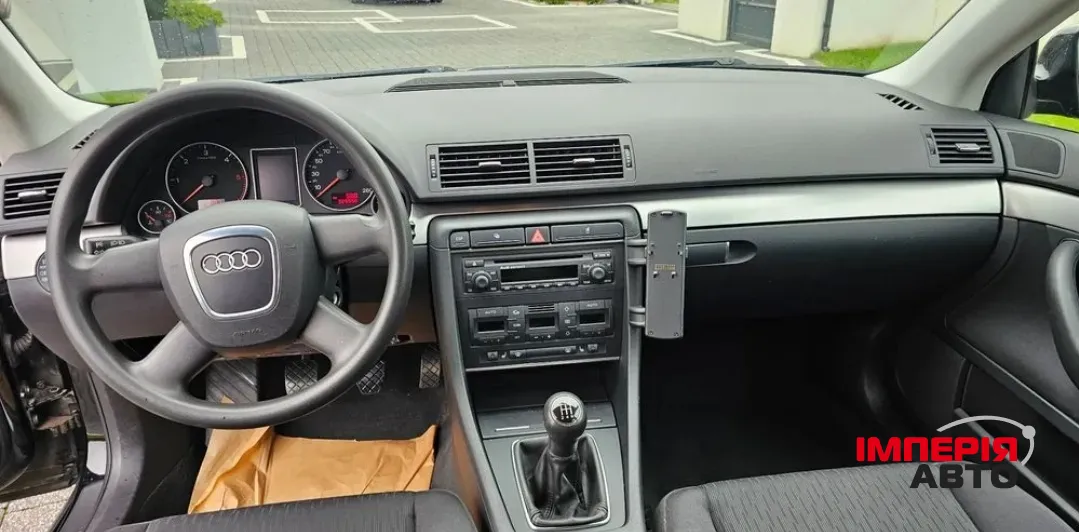 Audi A4 - фото 2