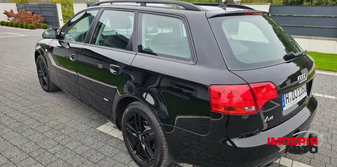 Audi A4 - фото 7