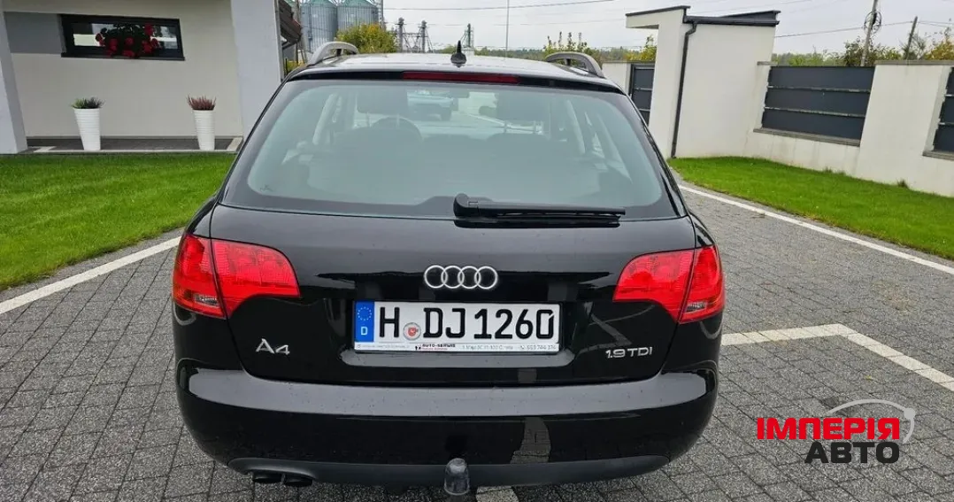 Audi A4 - фото 8