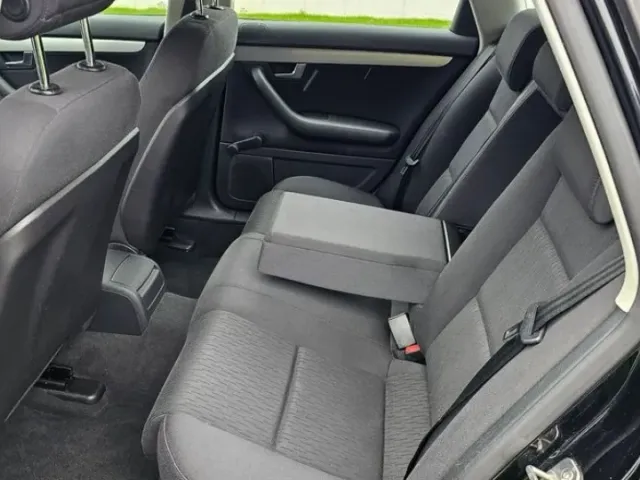 Audi A4 - фото 5