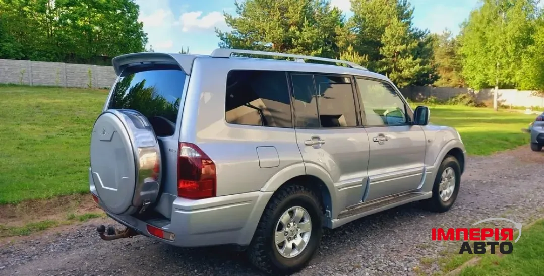 Mitsubishi Pajero Sport - фото 3