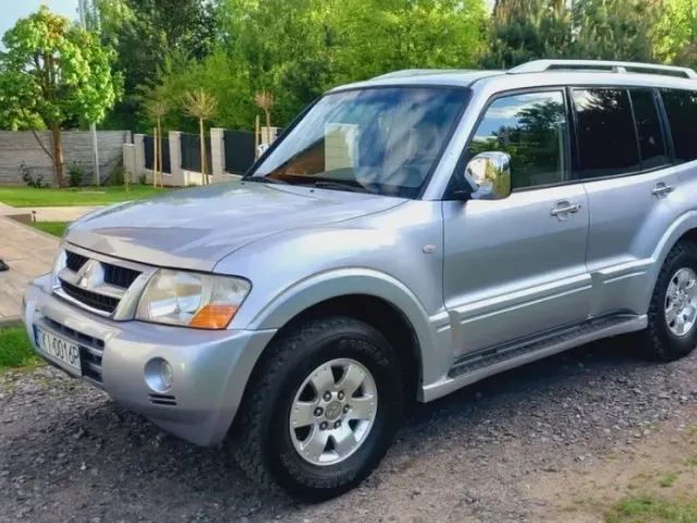 Mitsubishi Pajero Sport - фото 1