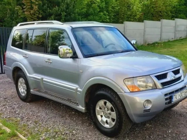 Mitsubishi Pajero Sport - фото 4