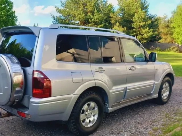 Mitsubishi Pajero Sport - фото 3
