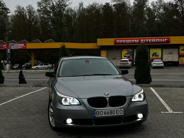 BMW 5 серії - фото 1