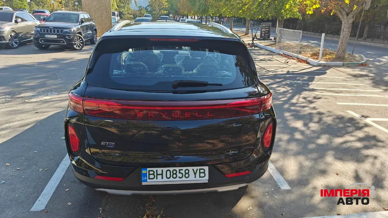 Skywell ET5 - фото 5