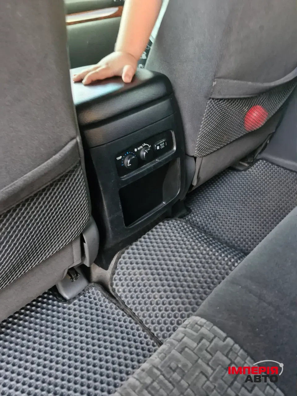 Toyota Land Cruiser Prado - фото 3