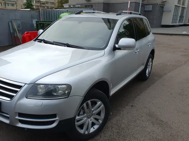 Volkswagen Touareg - фото 2