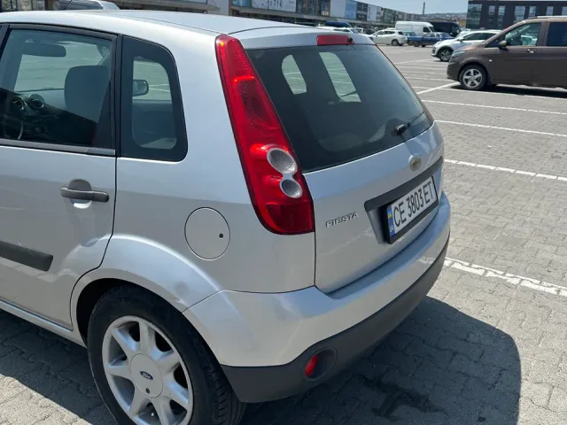 Ford Fiesta - фото 2