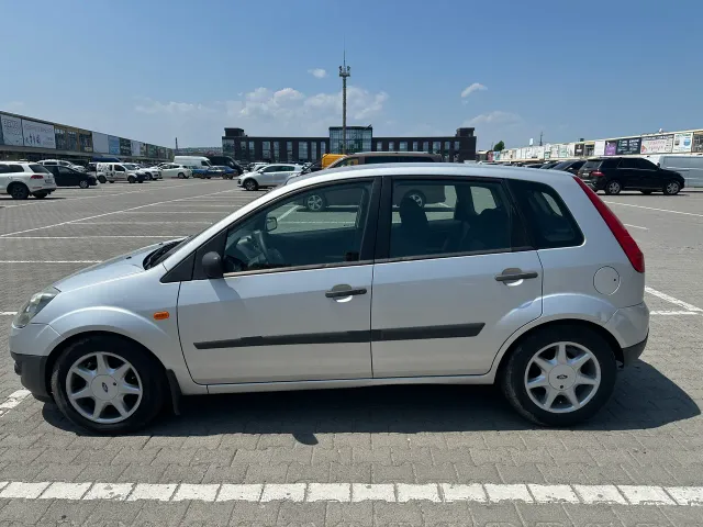 Ford Fiesta - фото 5