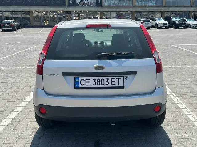 Ford Fiesta - фото 1