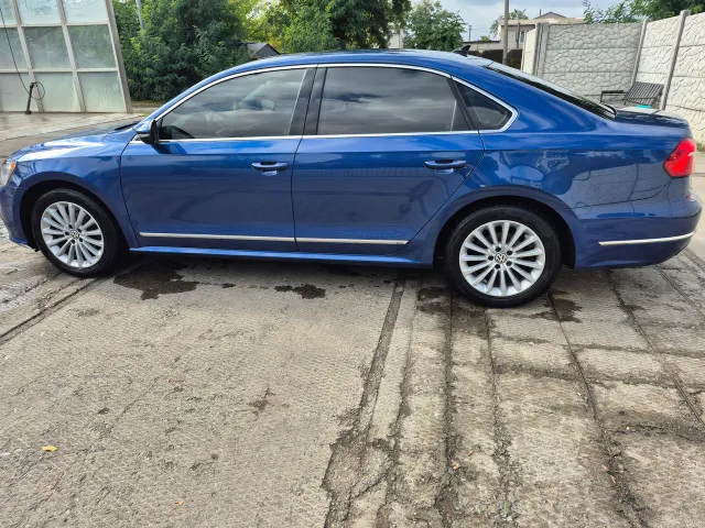 Volkswagen Passat - фото 4