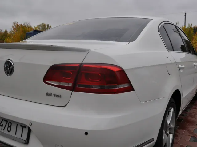Volkswagen Passat - фото 3
