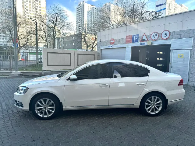 Volkswagen Passat - фото 5