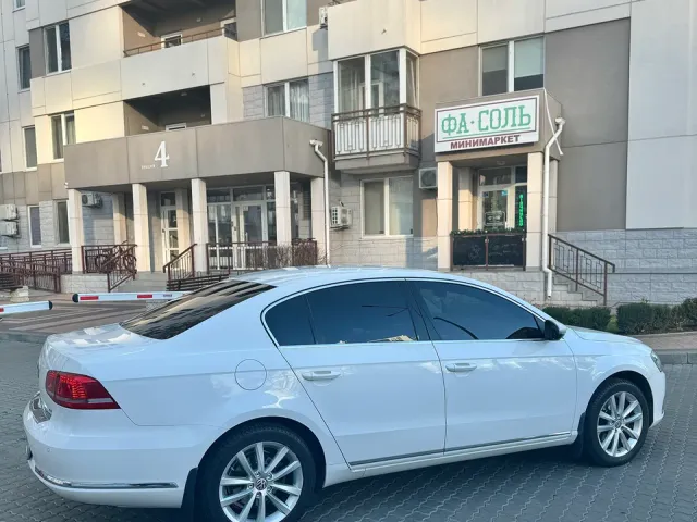 Volkswagen Passat - фото 3