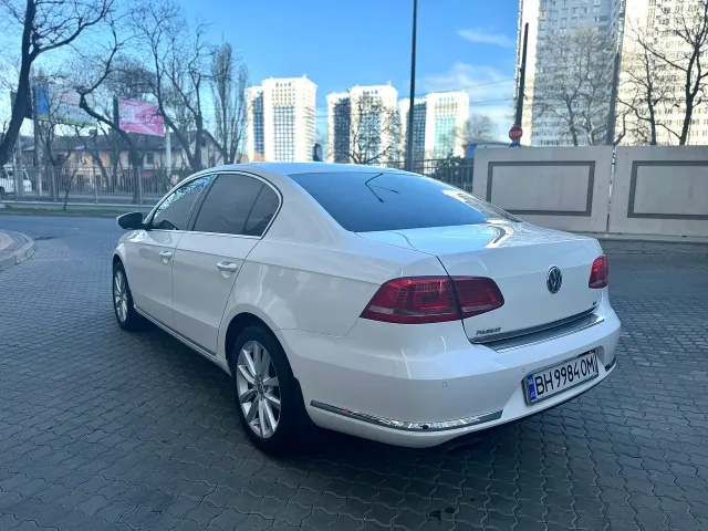 Volkswagen Passat - фото 4