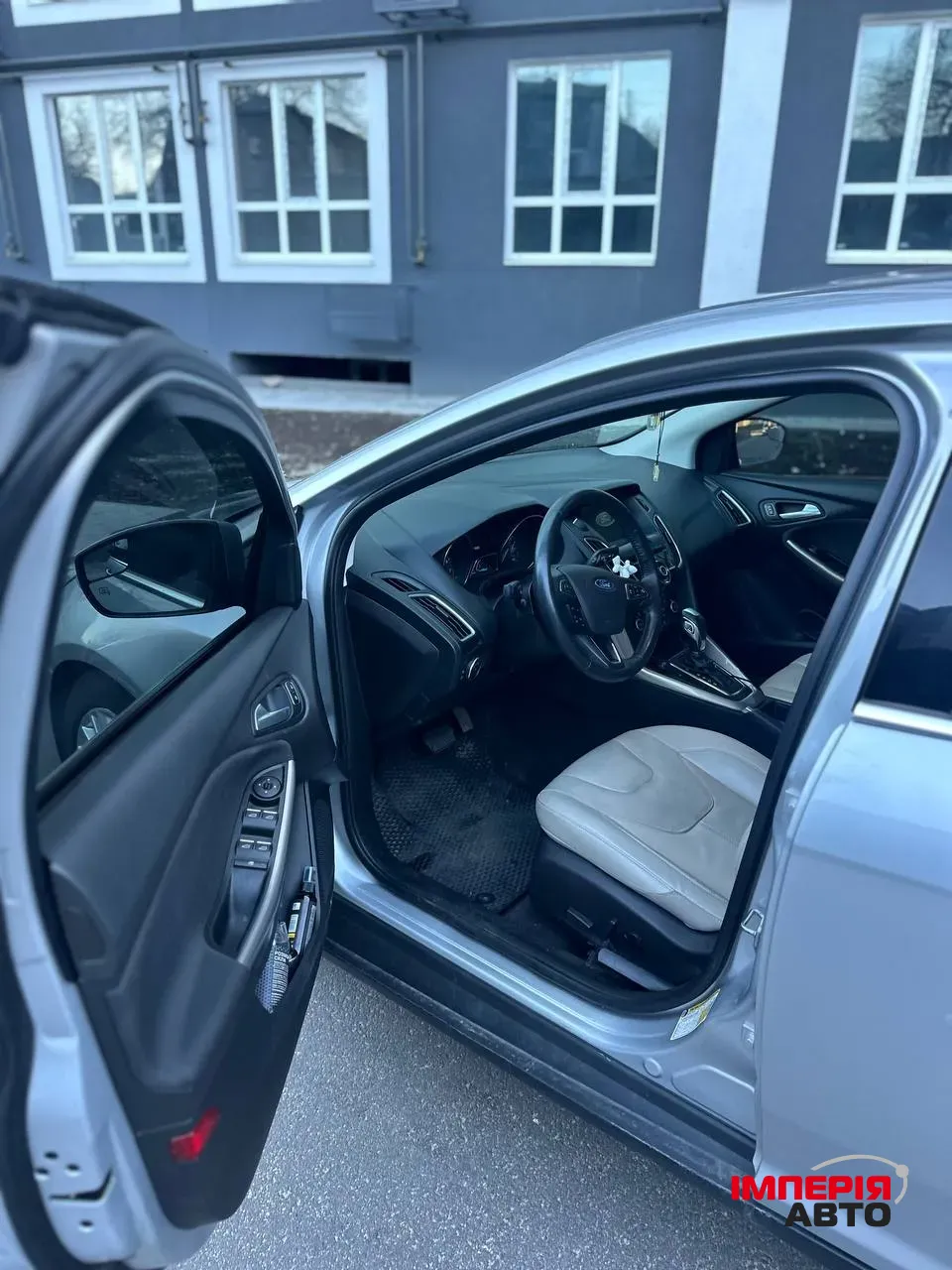 Ford Focus - фото 8