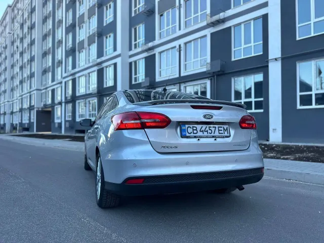 Ford Focus - фото 5