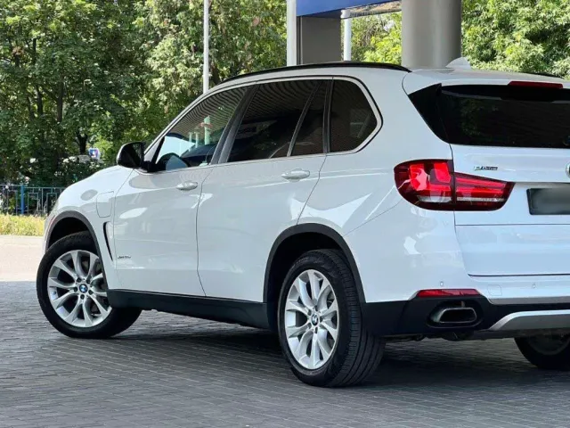 BMW X5 - фото 5
