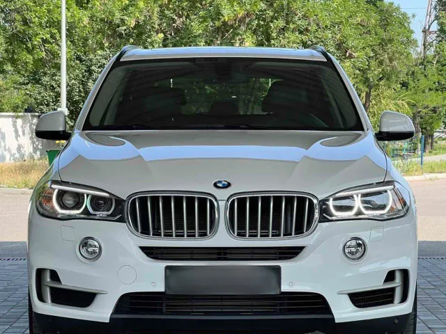 BMW X5 - фото 1