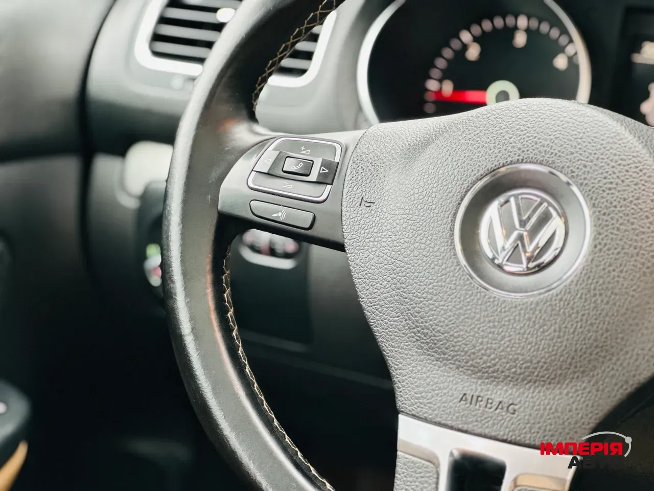 Volkswagen Golf - фото 21