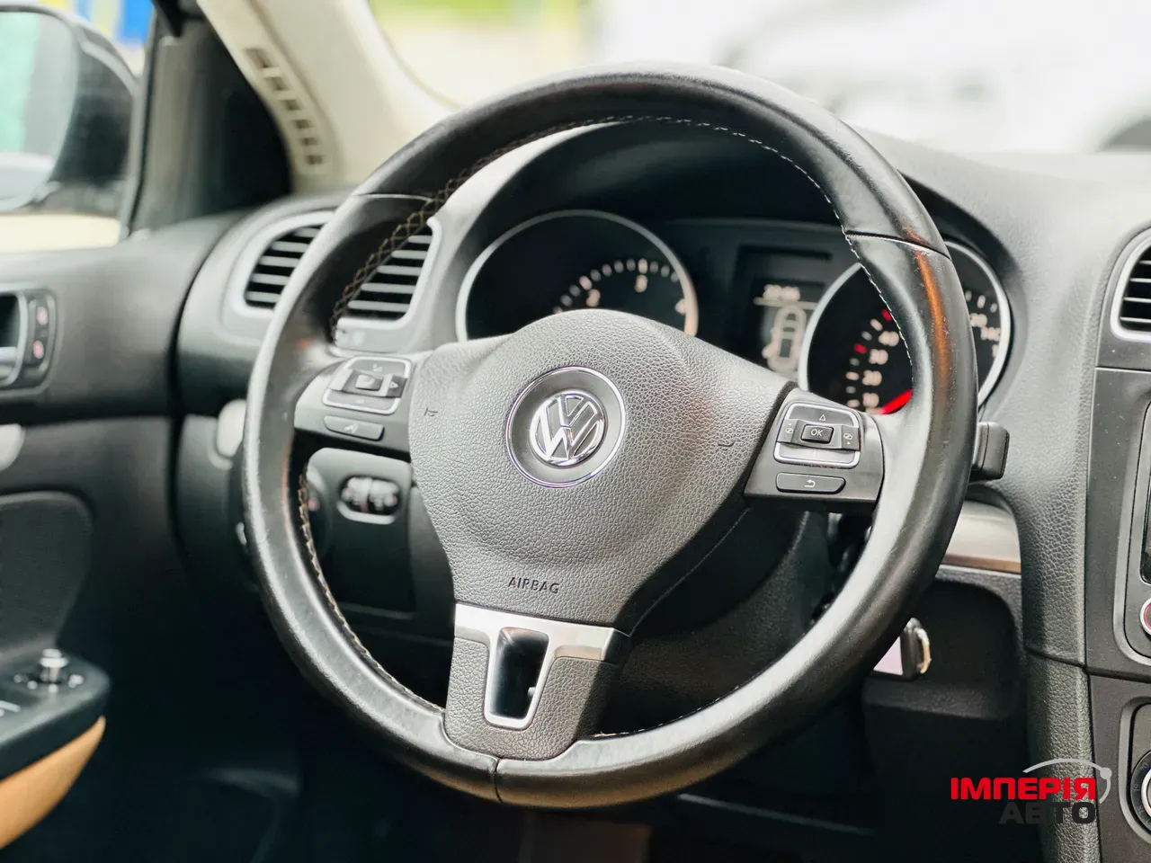 Volkswagen Golf - фото 23