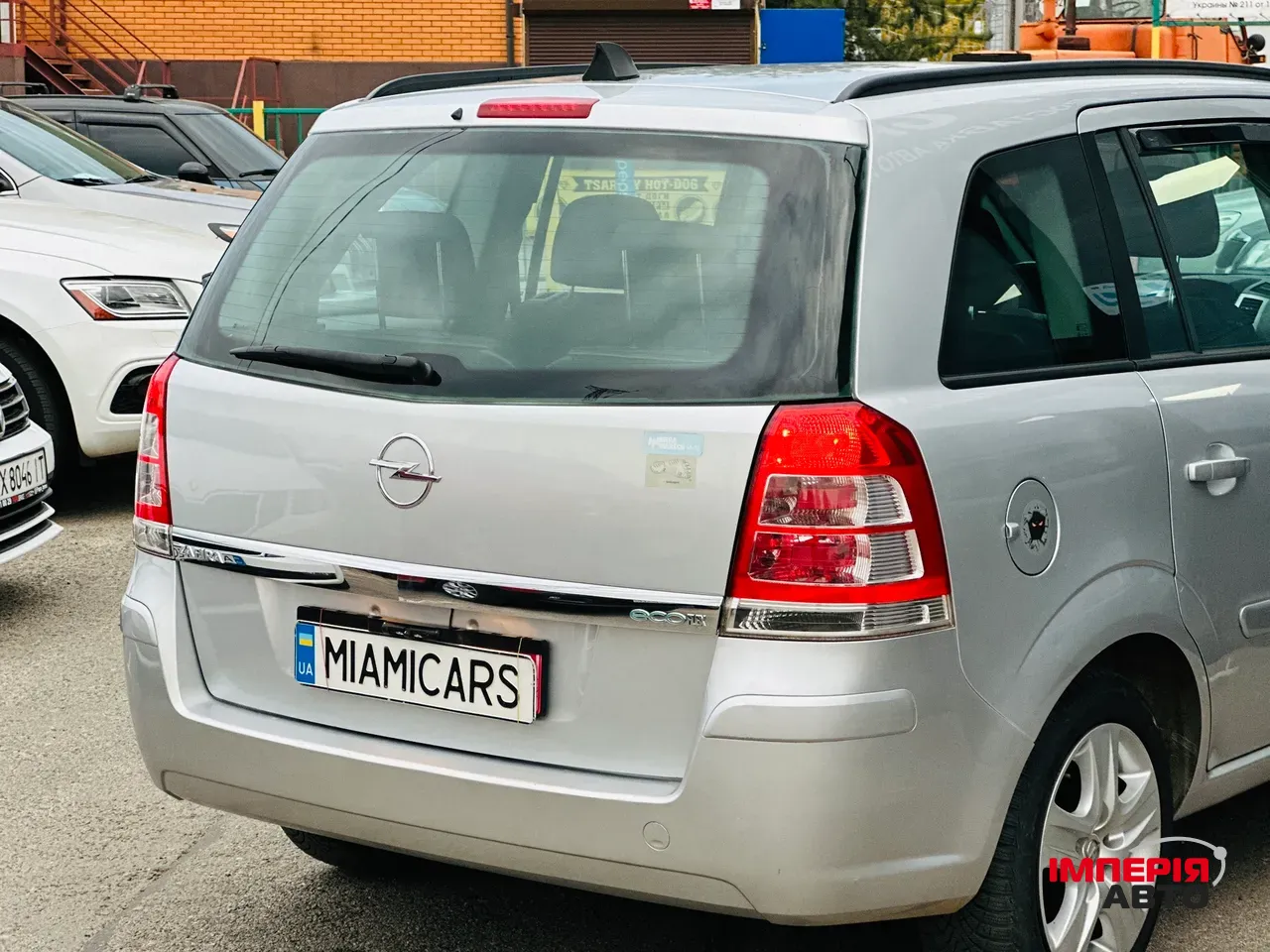 Opel Zafira - фото 11