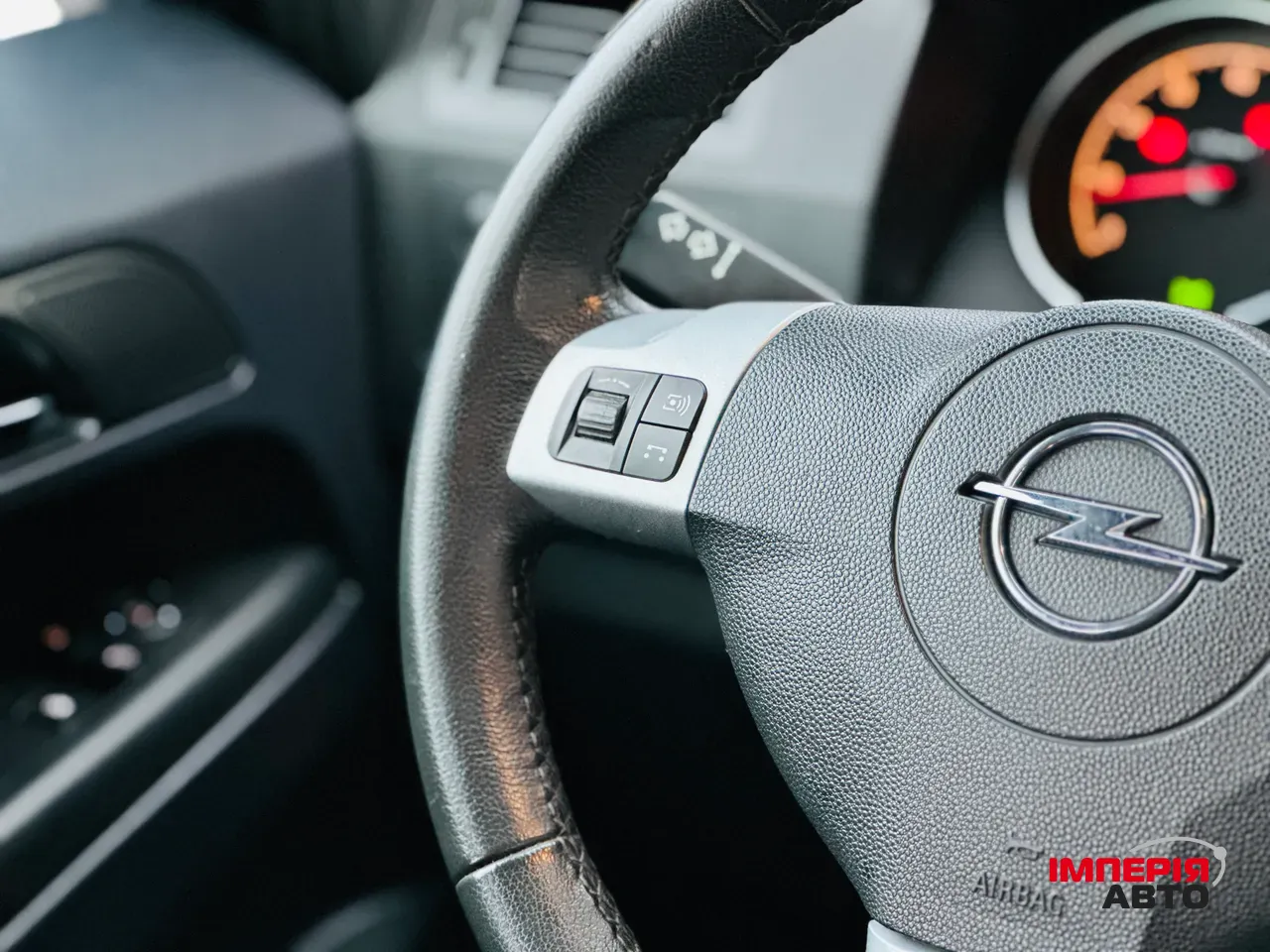 Opel Zafira - фото 23