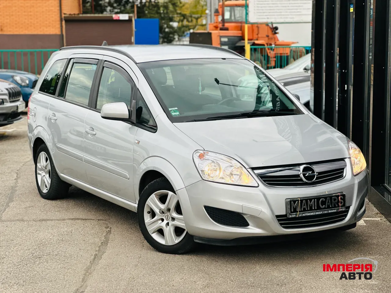 Opel Zafira - фото 1