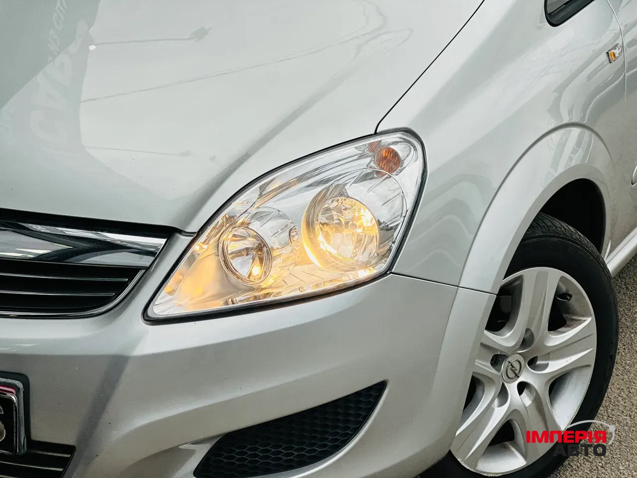 Opel Zafira - фото 8