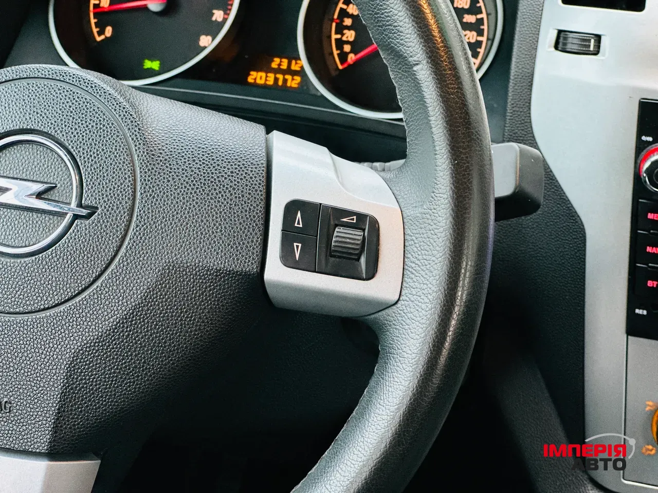 Opel Zafira - фото 22