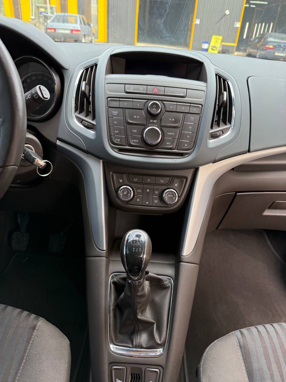 Opel Zafira - фото 8