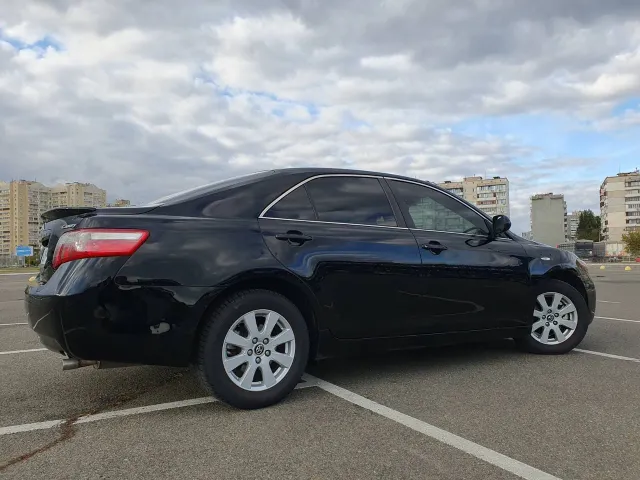 Toyota Camry - фото 4