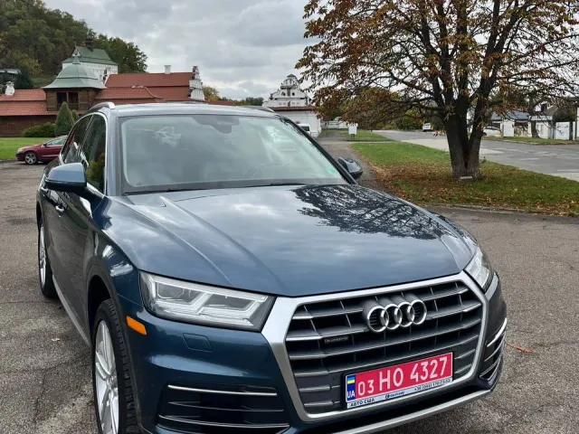 Audi Q5 - фото 1